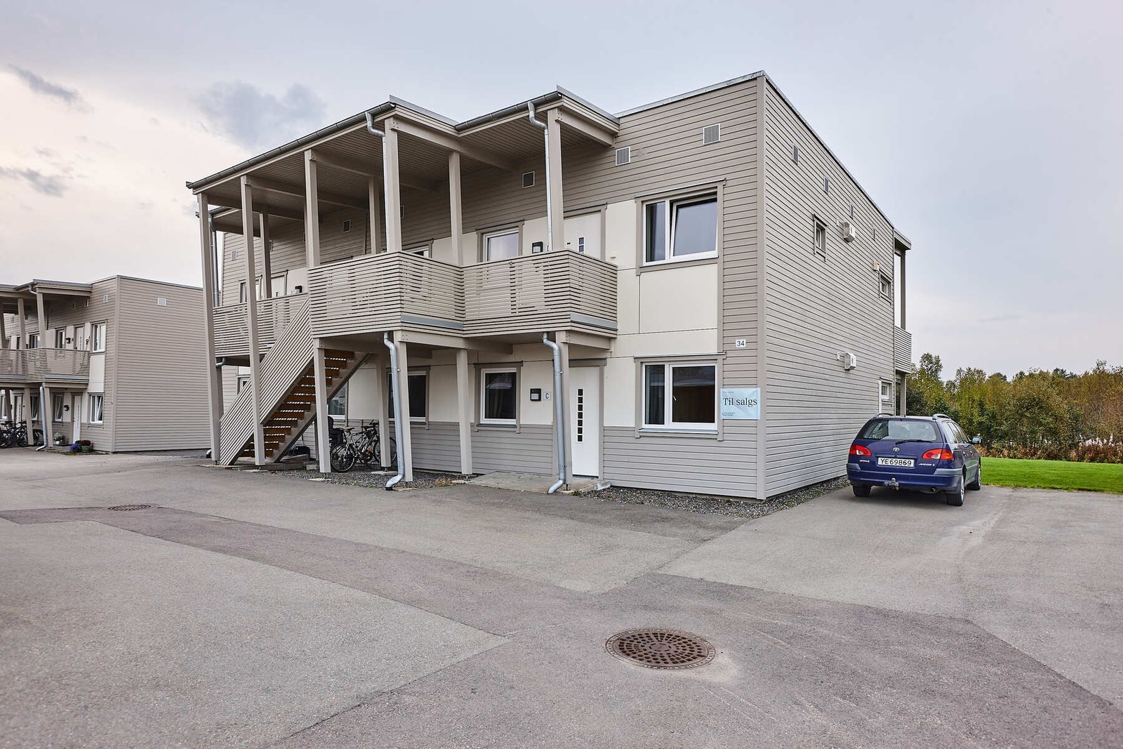 Inngangspartiet ligger på bakkeplan. Galleribilde