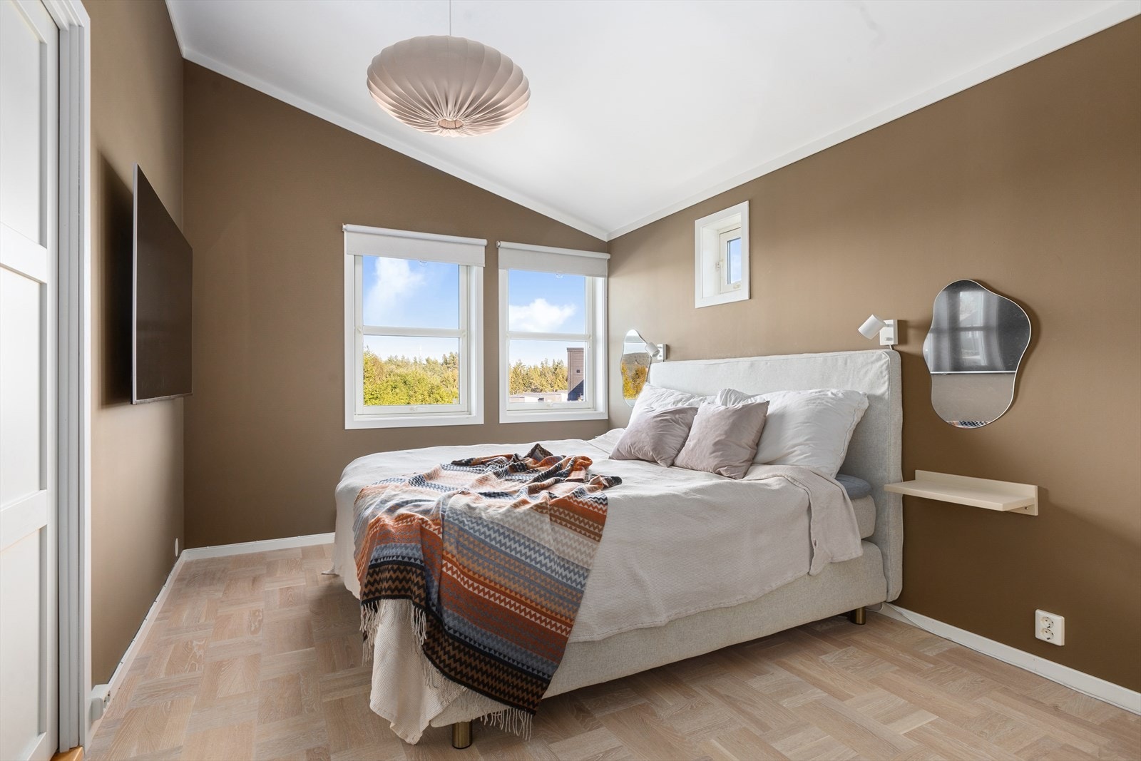 Hovedsoverom - malt i en behagelig fargepalett Galleribilde