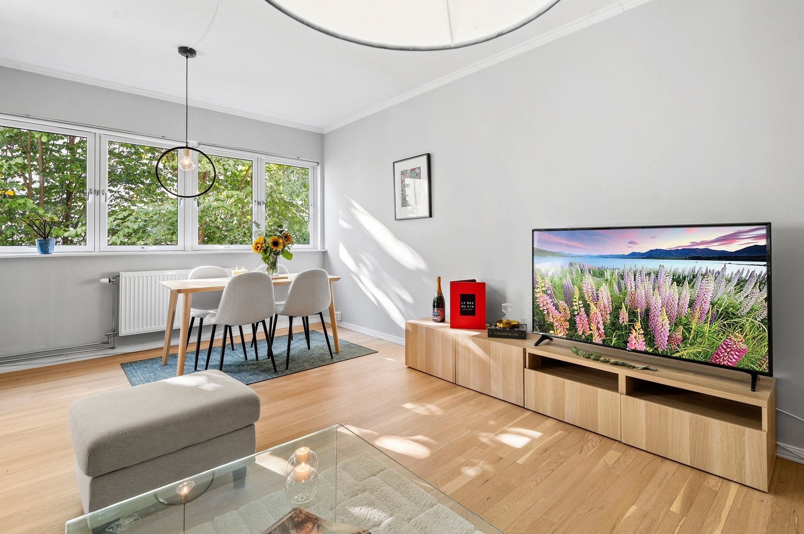 Dette er en lys og arealsmart 2-roms selveierleilighet med ettertraktet beliggenhet. Galleribilde