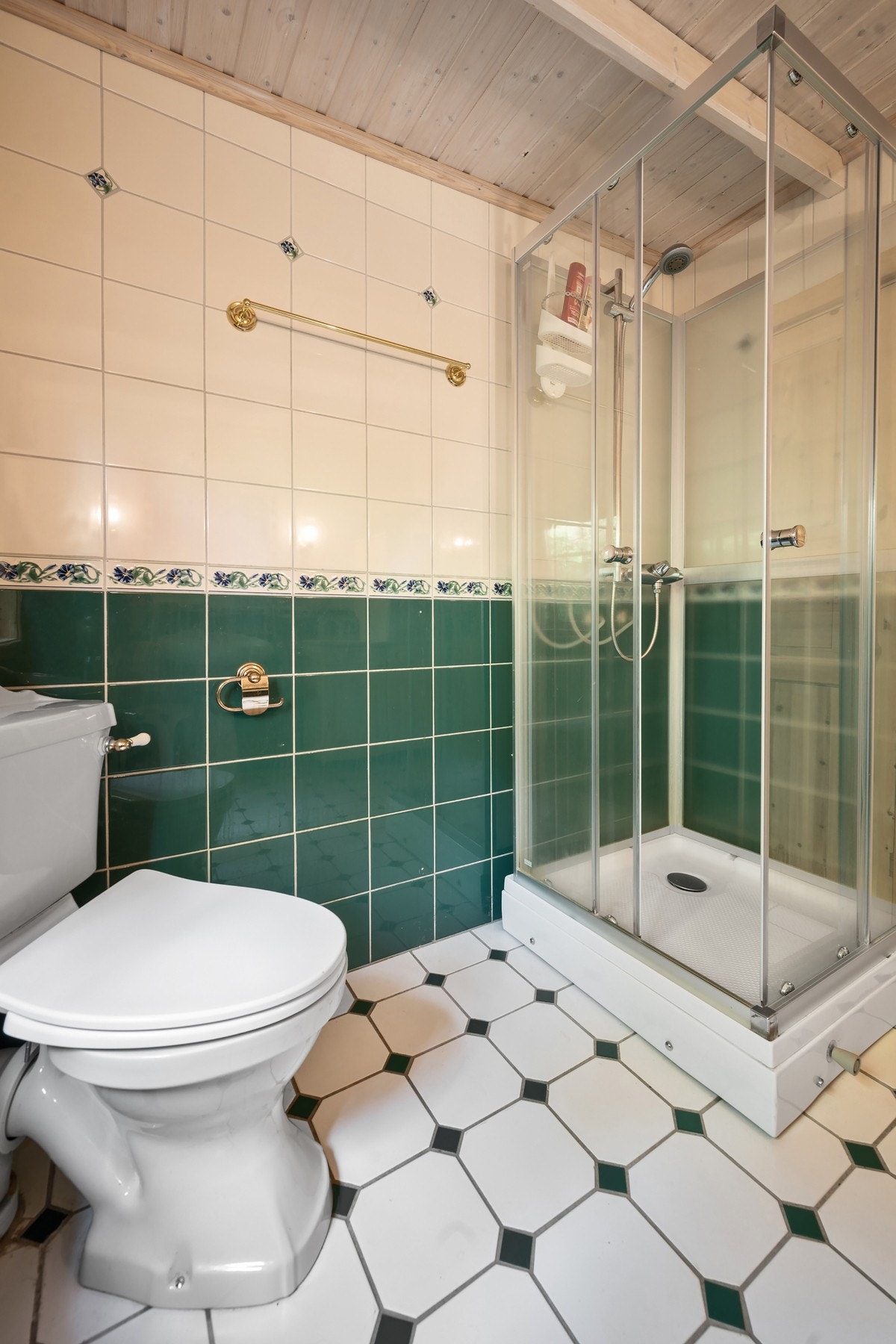 Dusjkabinettet er fra 2008 Galleribilde