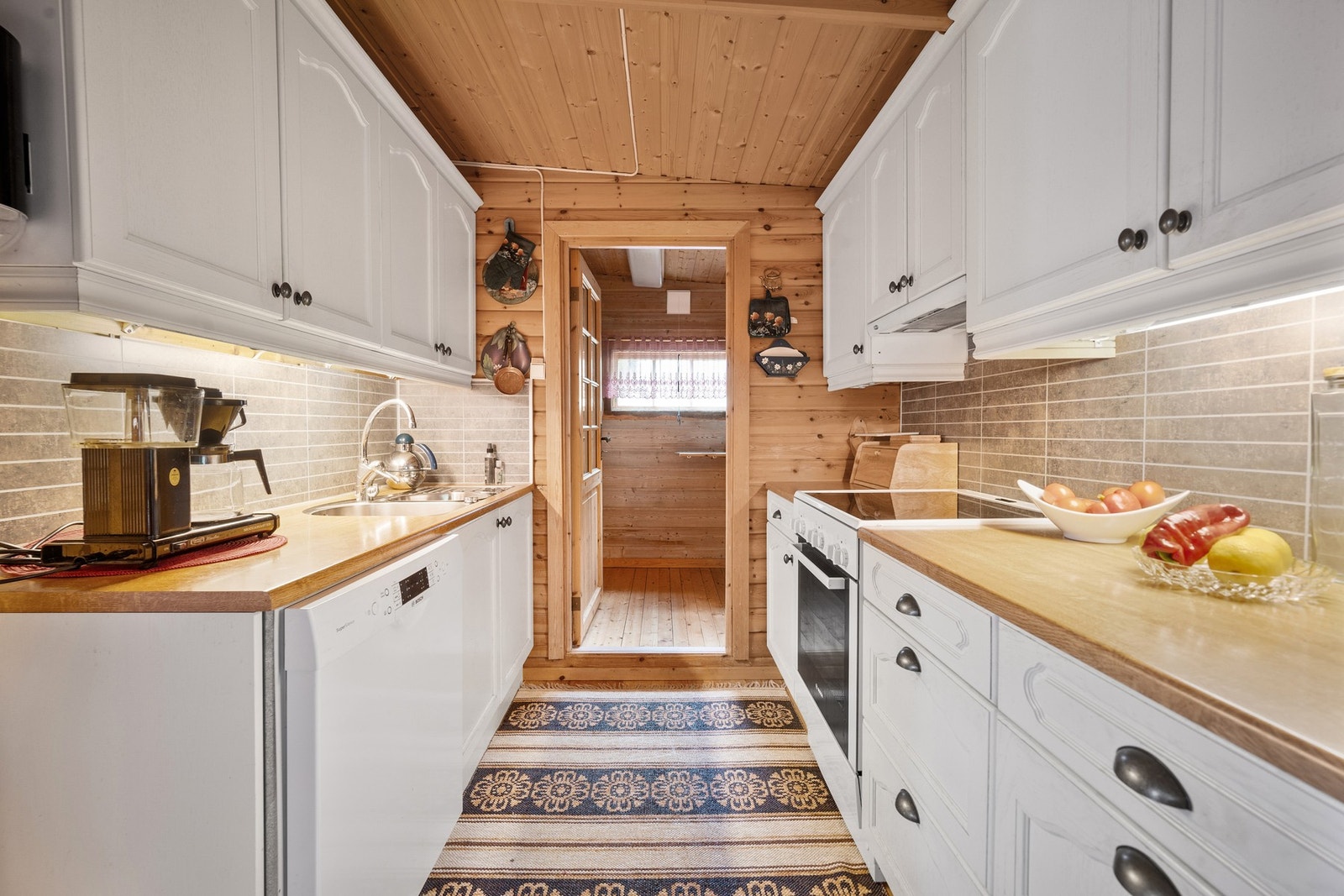 Oppvaskmaskin og stekeovn er fra 2021 Galleribilde