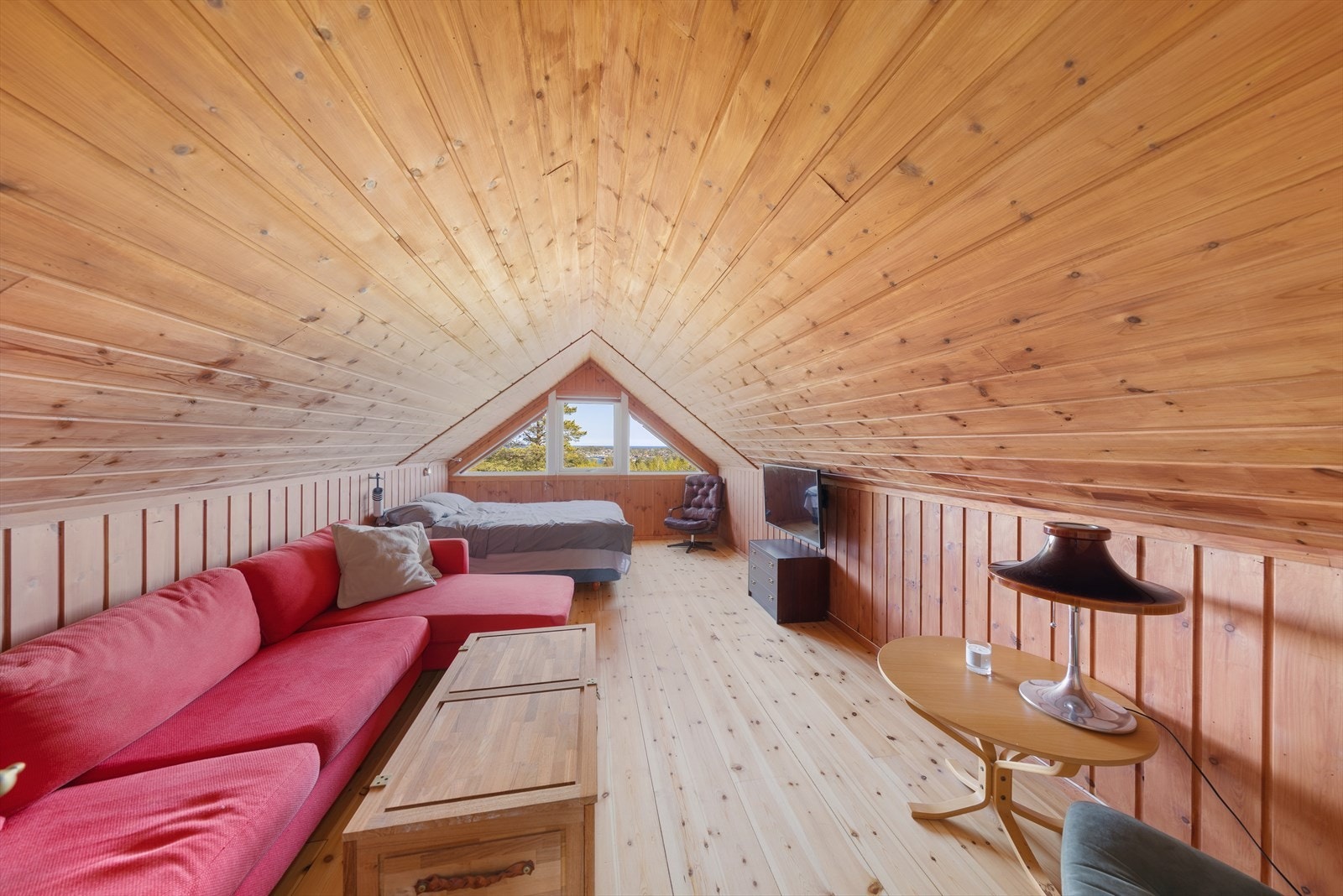 På loftsplan er det trapperom og to soverom. Galleribilde