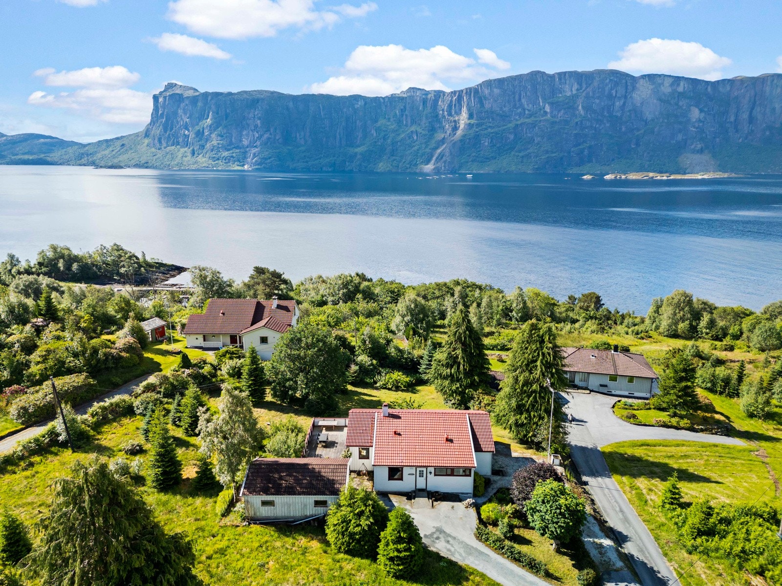 Åfjordvegen 650 v/Fjordane Eiendomsmegling Galleribilde