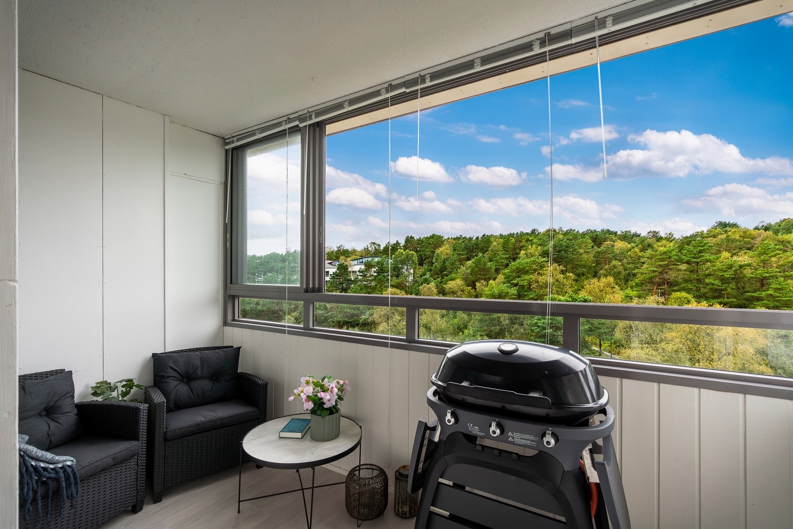 - Leiligheten har en innglasset balkong på 6 kvm - Galleribilde