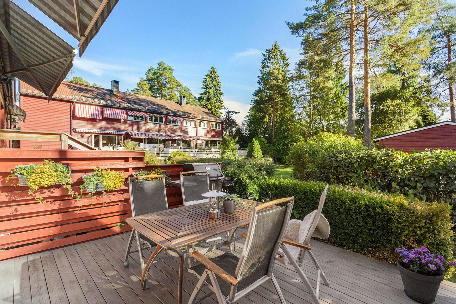 Her er det god plass til å etablere hyggelig sittegruppe ute. Galleribilde