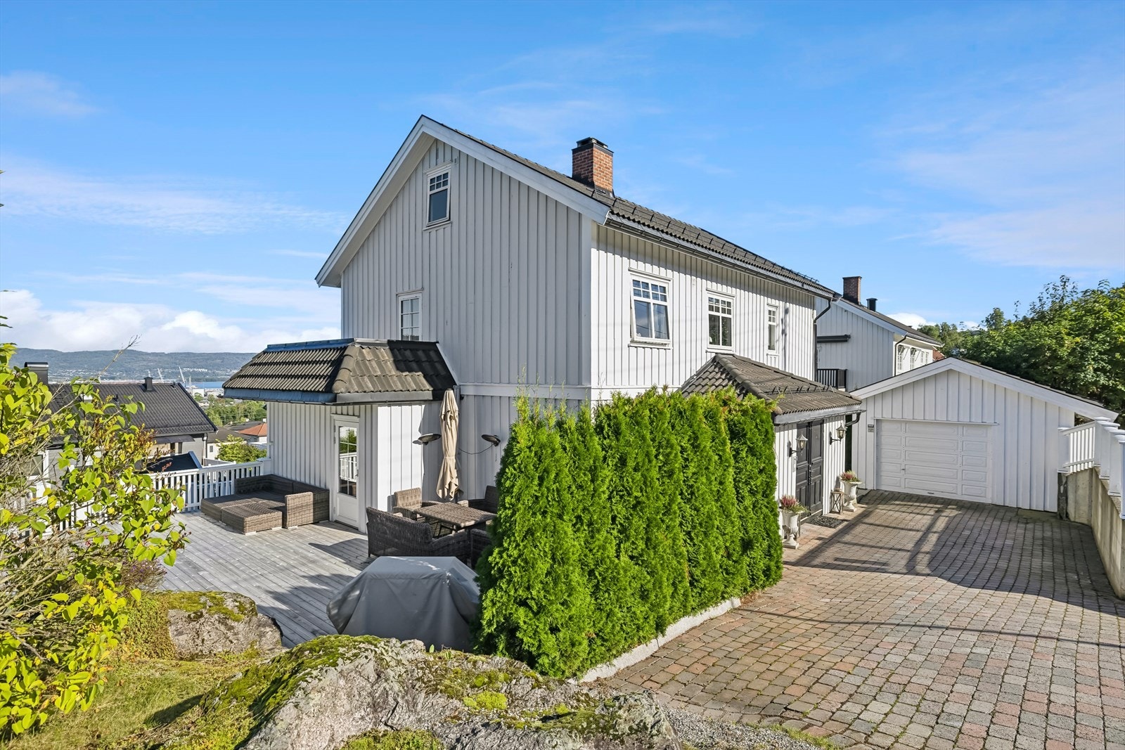 Velkommen til Fosseveien 3 - En innholdsrik enebolig med utleiemulighet og flott utsikt. Galleribilde
