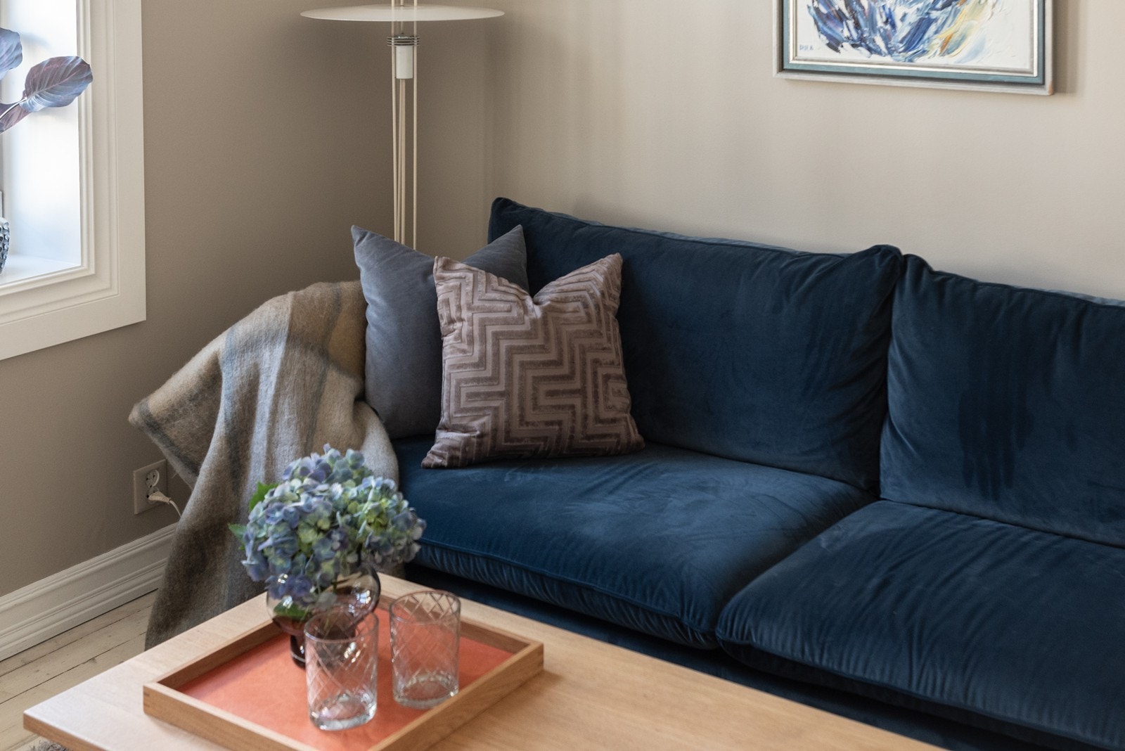 Leiligheten inneholder stue, åpen kjøkkenløsning, bad og soverom inn mot rolig bakgård Galleribilde