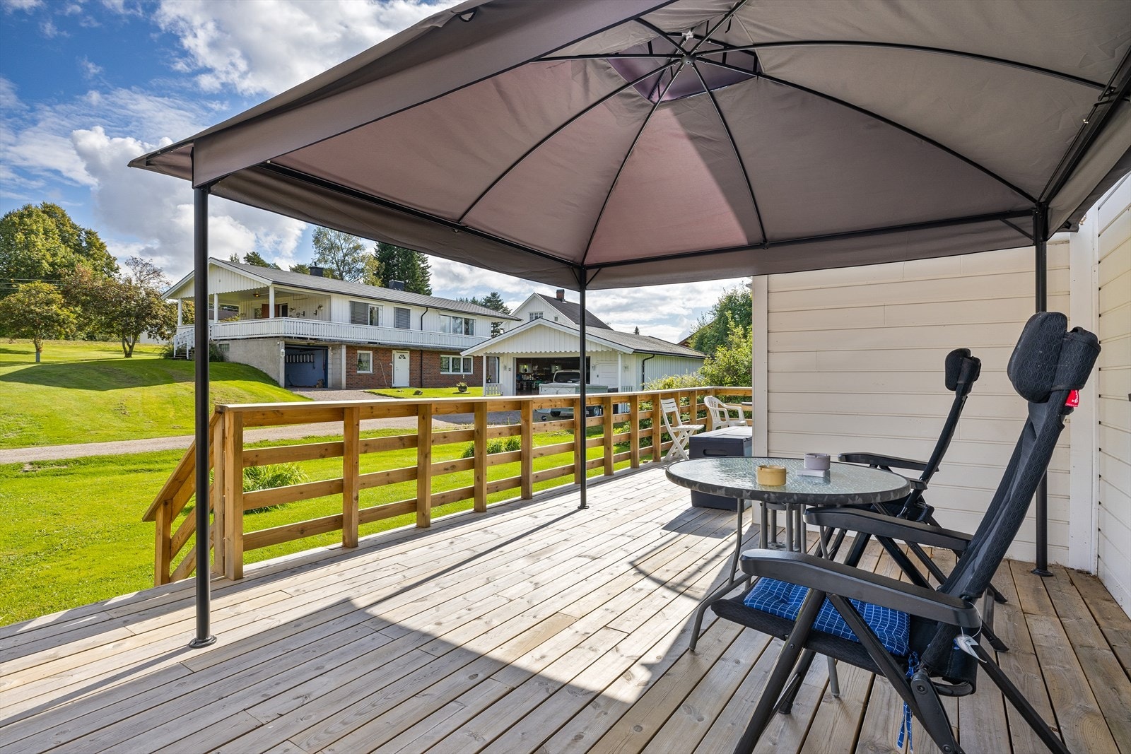 Terrasse. Galleribilde