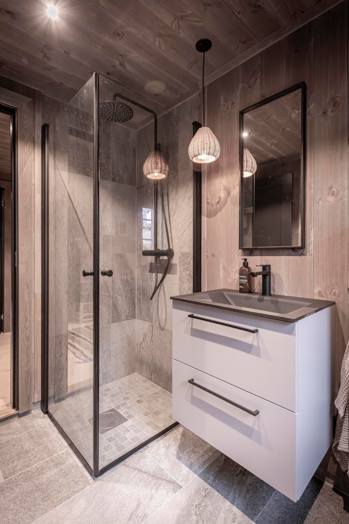 Foto fra bad i en tilsvarende spesialtilpasset hytte Galleribilde