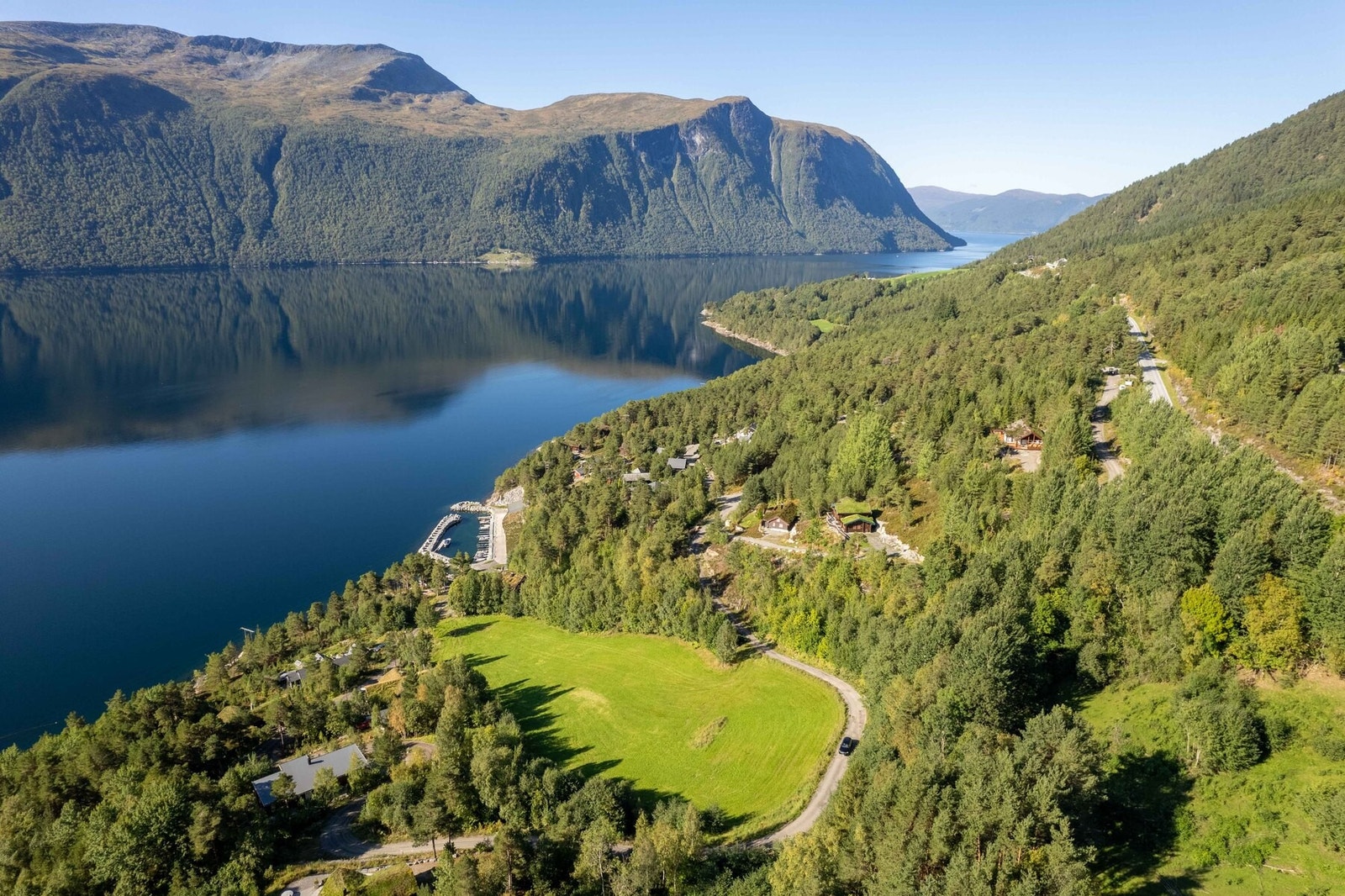 Dronefoto over tomteområdet Galleribilde