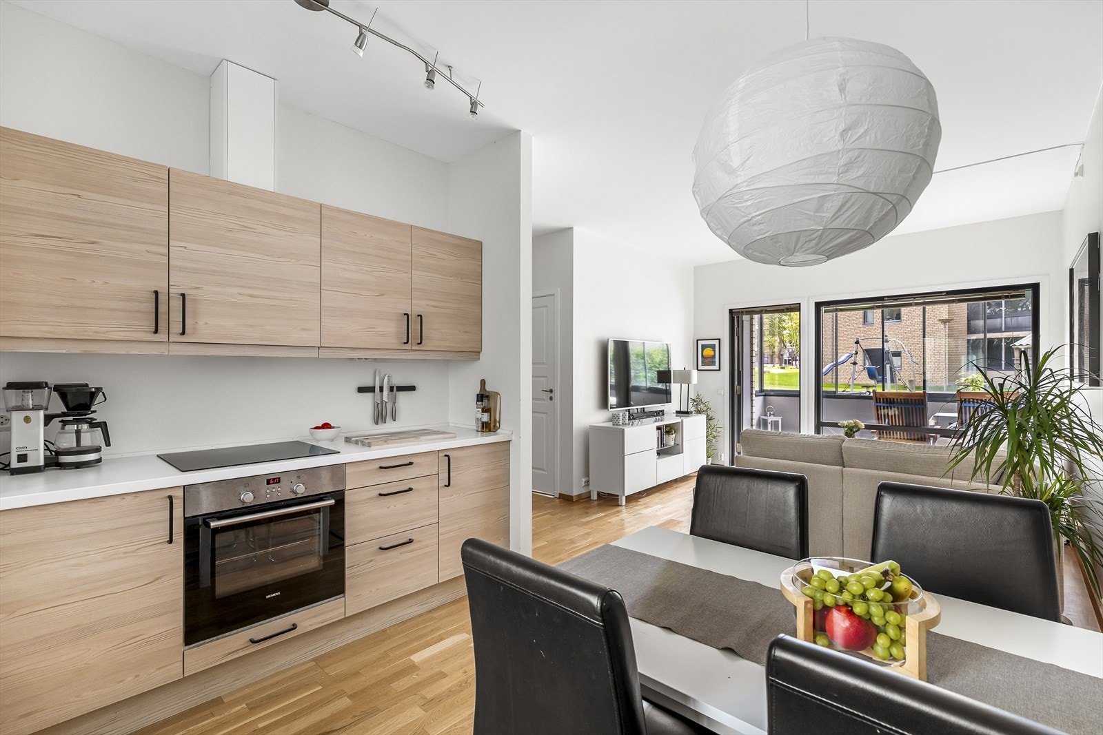 EiendomsMegler1 v/Margareth Jensen har gleden av å presentere Langflåtveien 20 for salg. Galleribilde