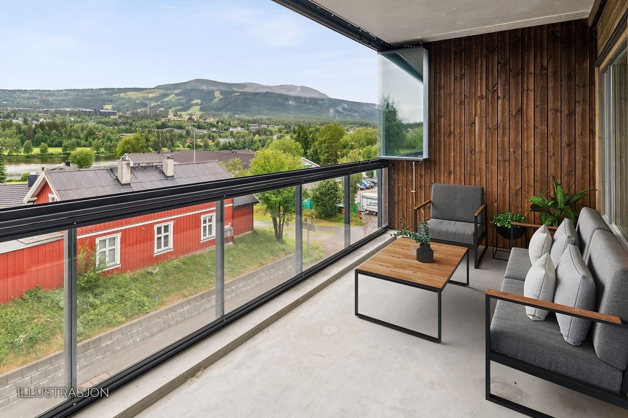 Balkong med fantastisk utsikt til Trysilfjellet og Trysilelva - digital møblering Galleribilde