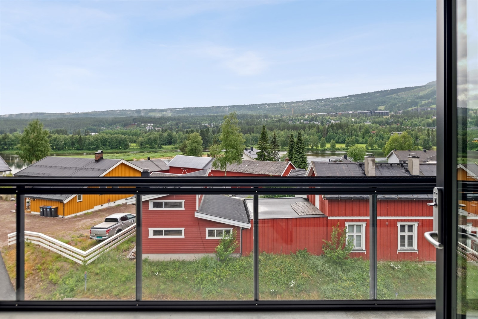 Utsikt fra balkong Galleribilde