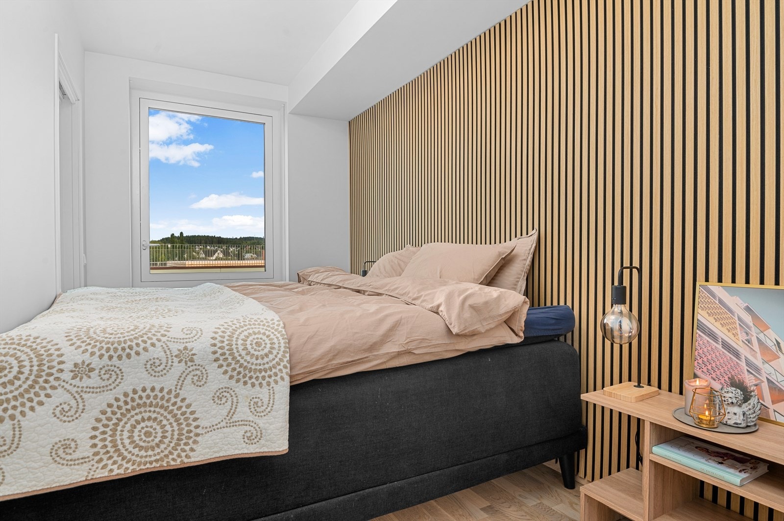 Lekkert soverom som måler 8 m². Galleribilde