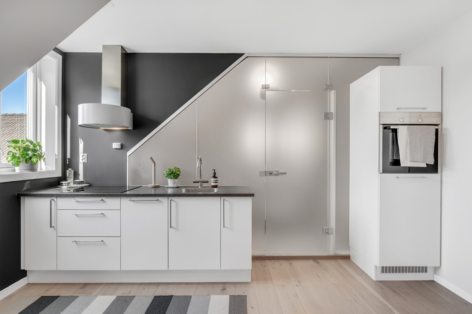 Pent kjøkken som er fra 2016. Galleribilde