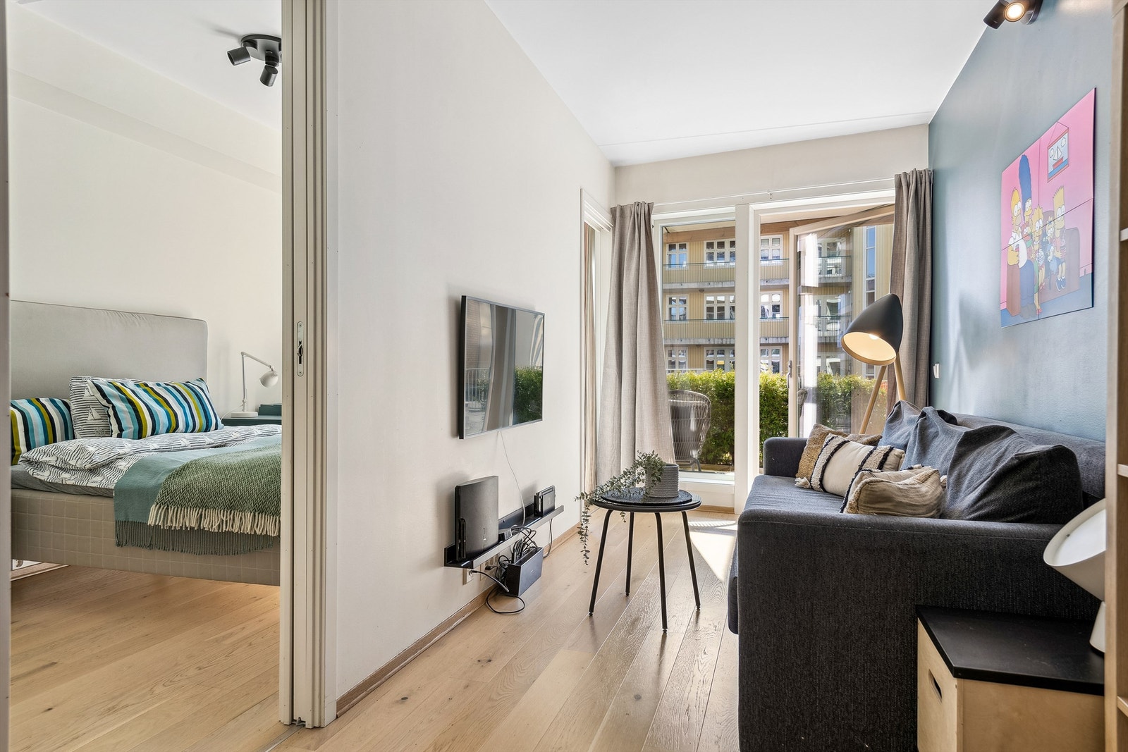 Det er praktiske skyvedører inn til soverommet. Galleribilde