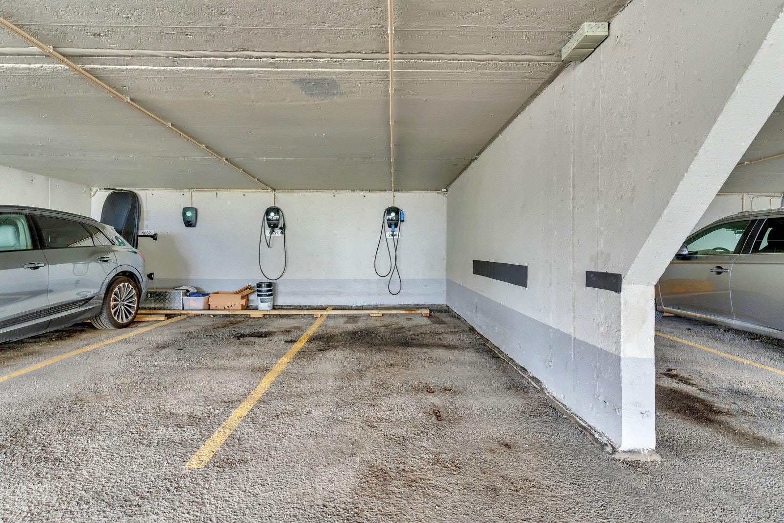 Det medfølger èn garasjeplass i felles anlegg med elbillader. Galleribilde