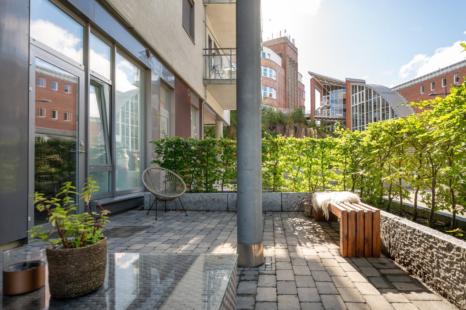 Leiligheten ligger i 1 etg. med stor uteplass. Galleribilde