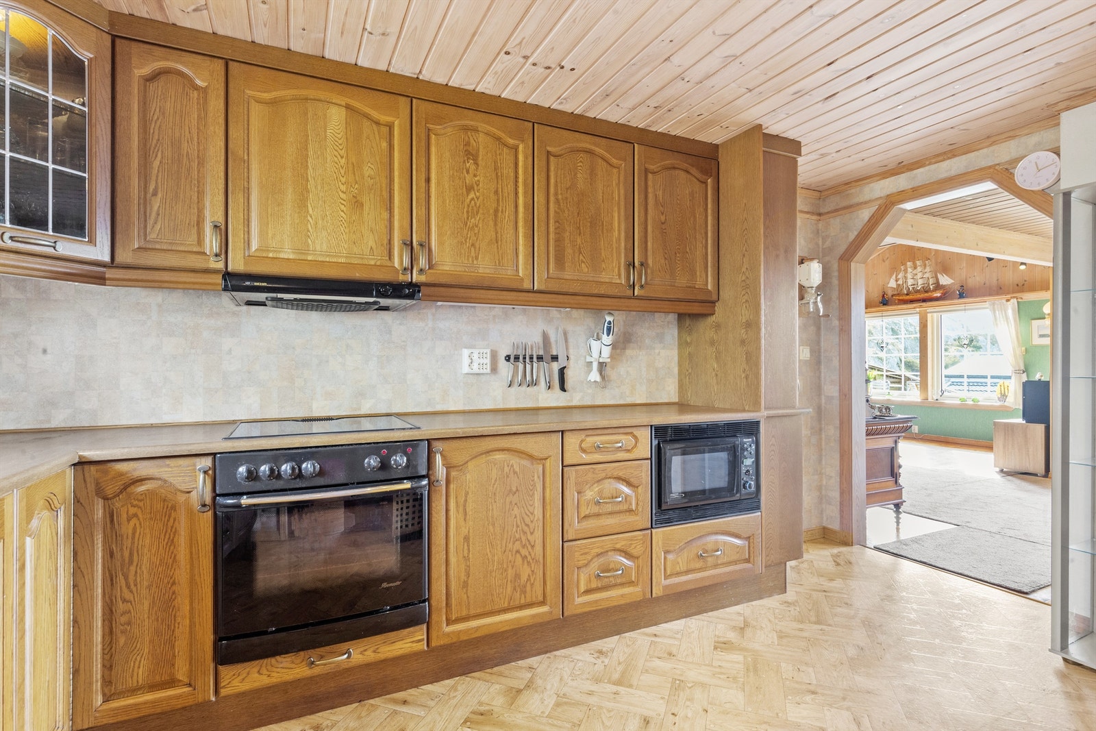 Kjøkken mot stue Galleribilde