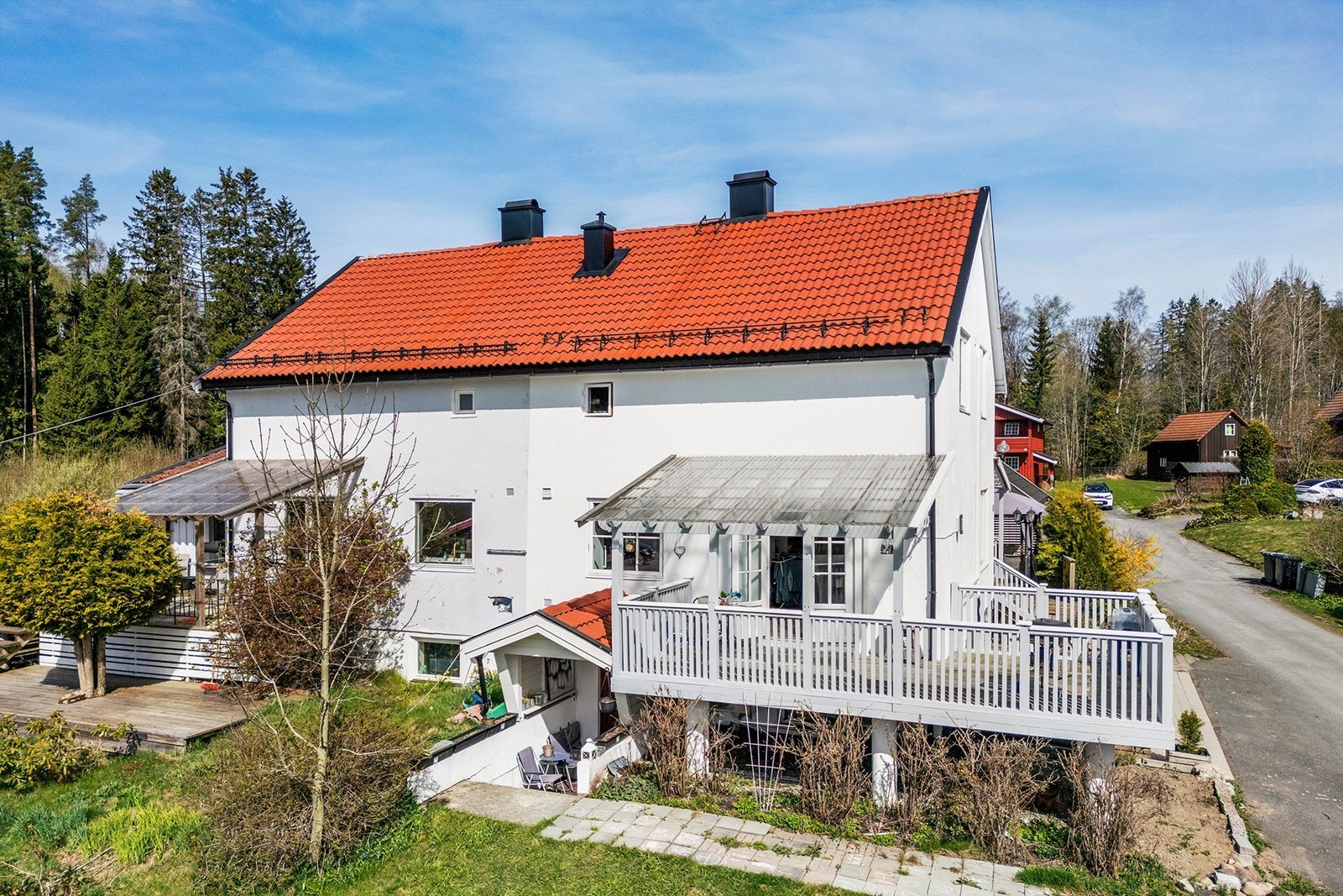 Eiendommen har en meget god beliggenhet i koselige Folloveien, i en blindvei Galleribilde