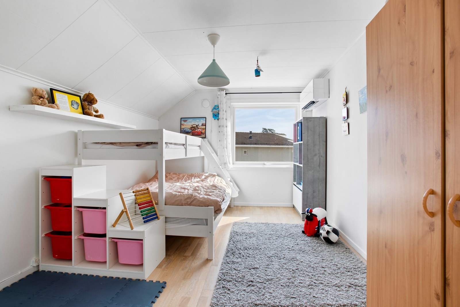 I 2022 ble det montert varmepumpe på soverom Galleribilde