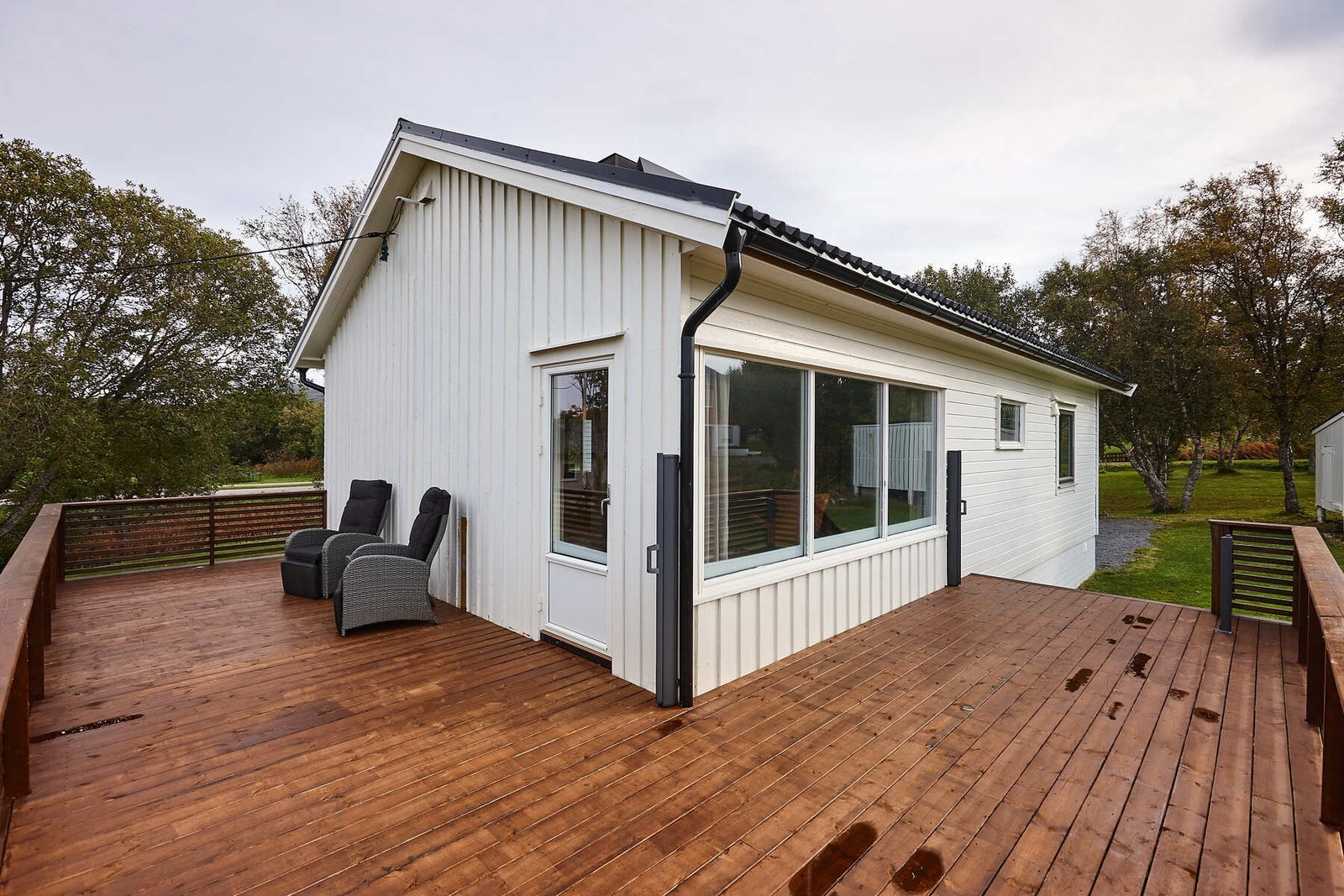 Her har man god plass til utemøbler og grill. Galleribilde