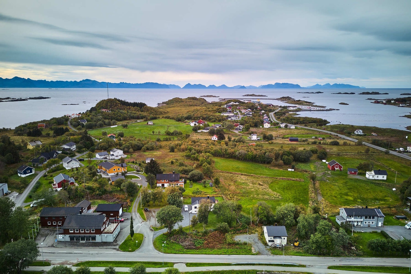 Området er et eldrorado for den friluftsinteresserte. Her bor du sentralt og fint til med naturskjønne omgivelser rundt deg og flotte turmuligheter i nærheten. Galleribilde