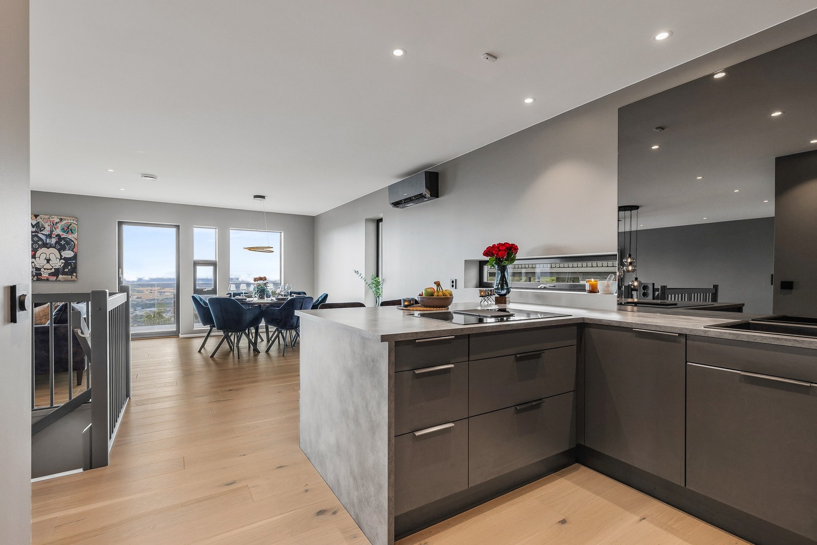 I tillegg er det montert vannstoppsystem og komfyrvakt for ekstra trygghet Galleribilde