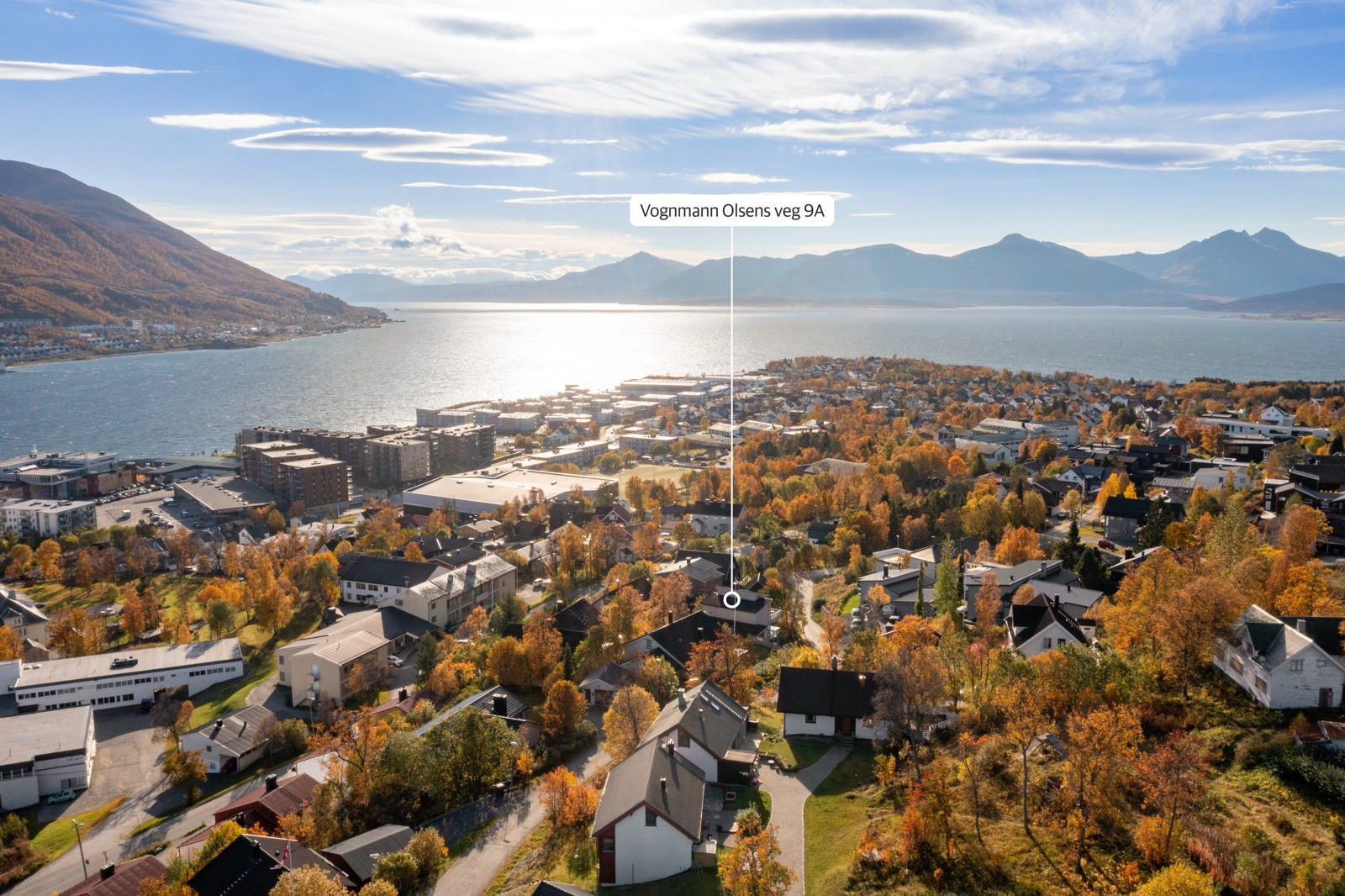 Eiendommen ligger meget attraktivt til i Vognmann Olsens gate, sør på Tromsøya.