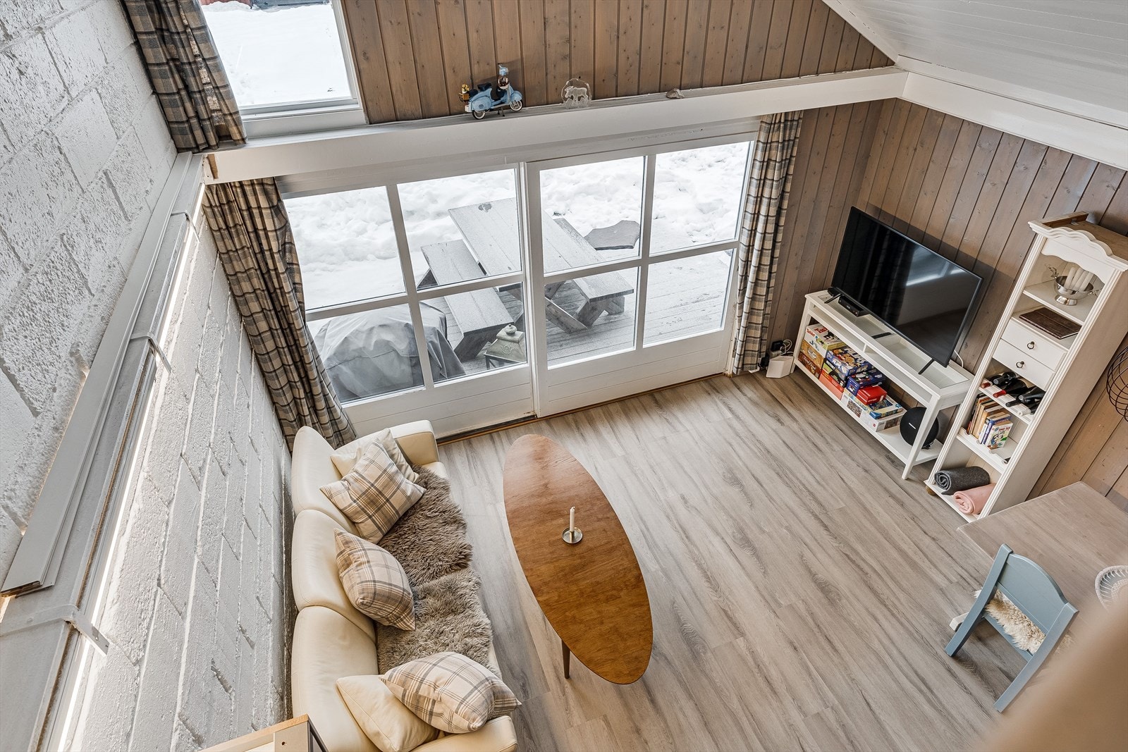 Stuen sett fra loftsetasjen. Galleribilde