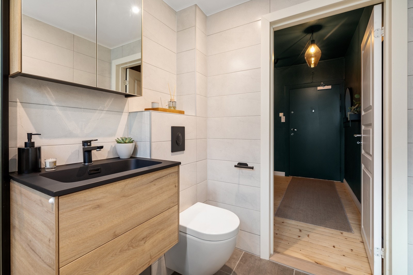 Badet er flislagt med varmekabler Galleribilde