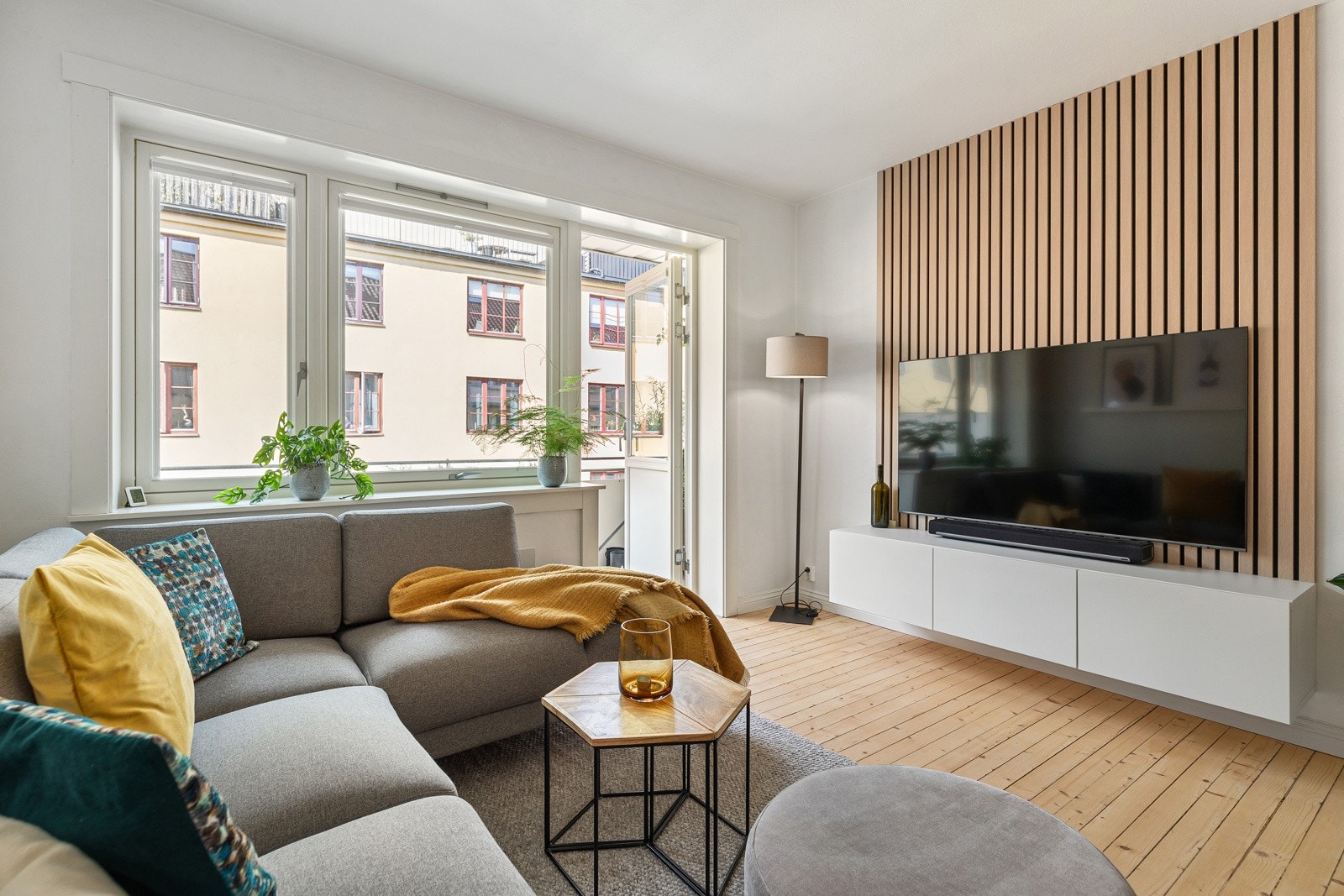 Flott spilevegg i stuen Galleribilde