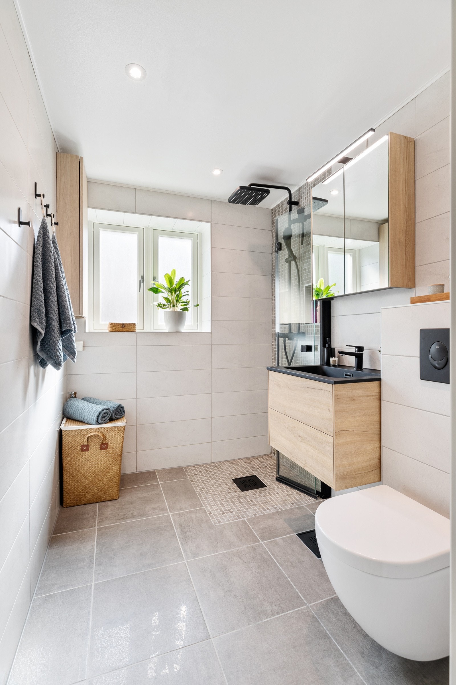 Opplegg for vaskemaskin på badet Galleribilde