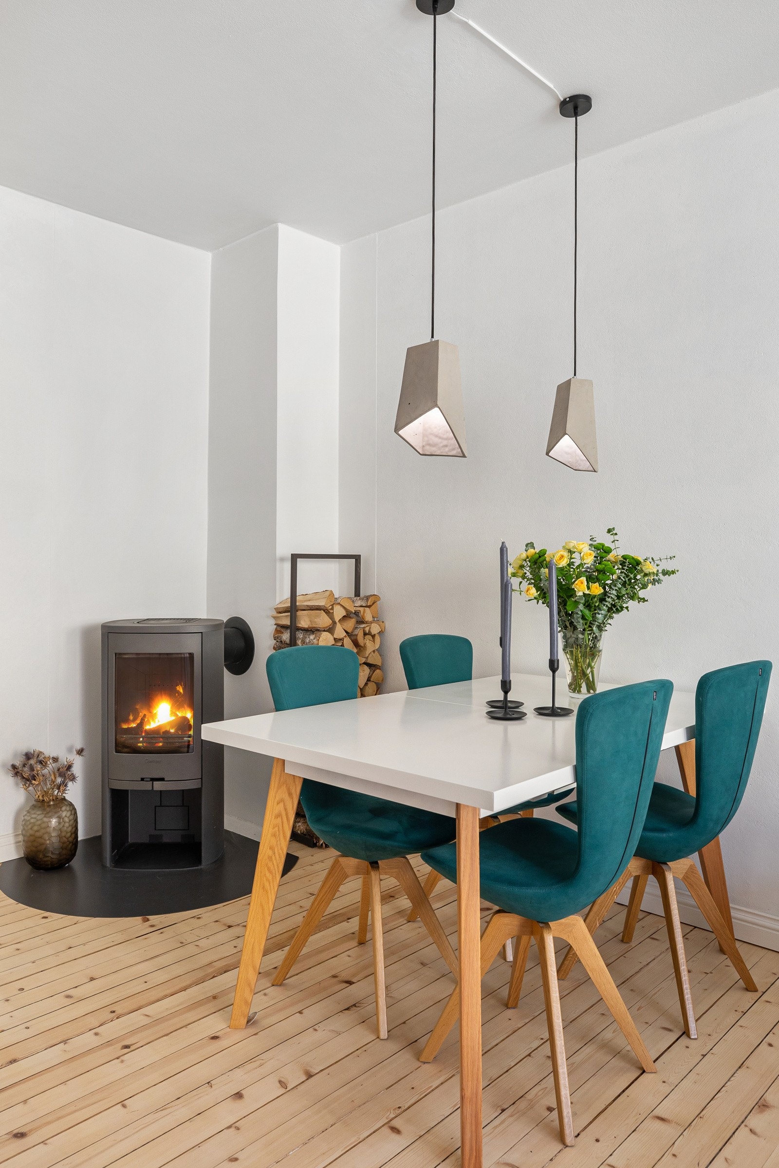 En moderne peisovn som varmer godt Galleribilde