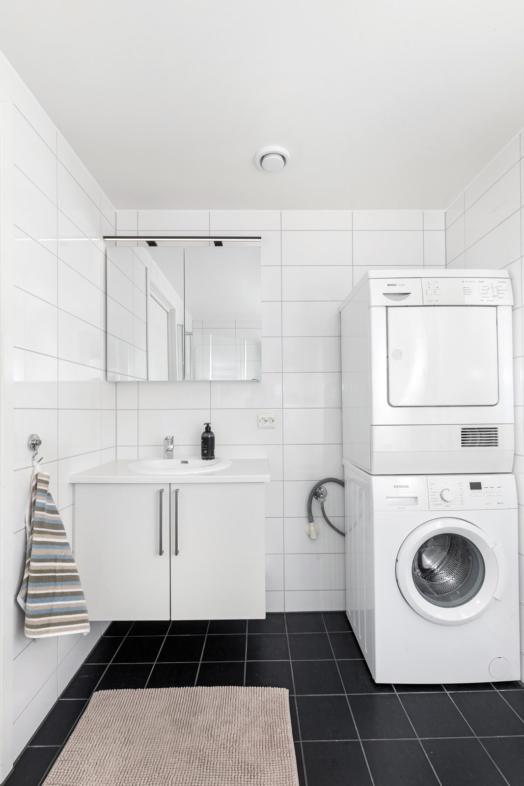 Lekkert og tidløst bad Galleribilde