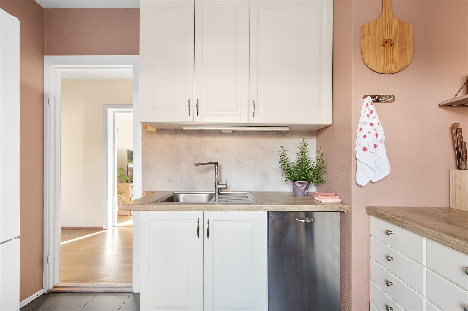 Oppvaskmaskin følger også kjøpet. Galleribilde