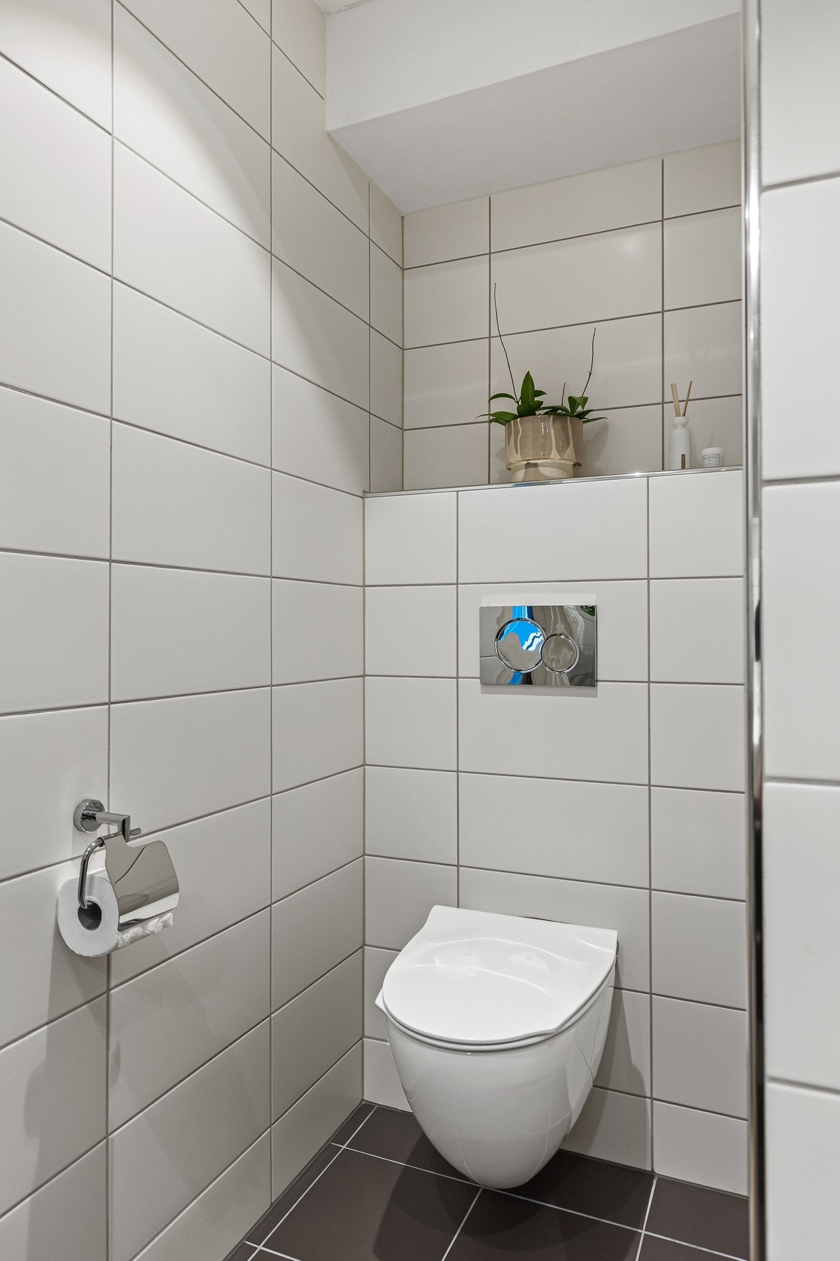 Toalett på badet. Galleribilde