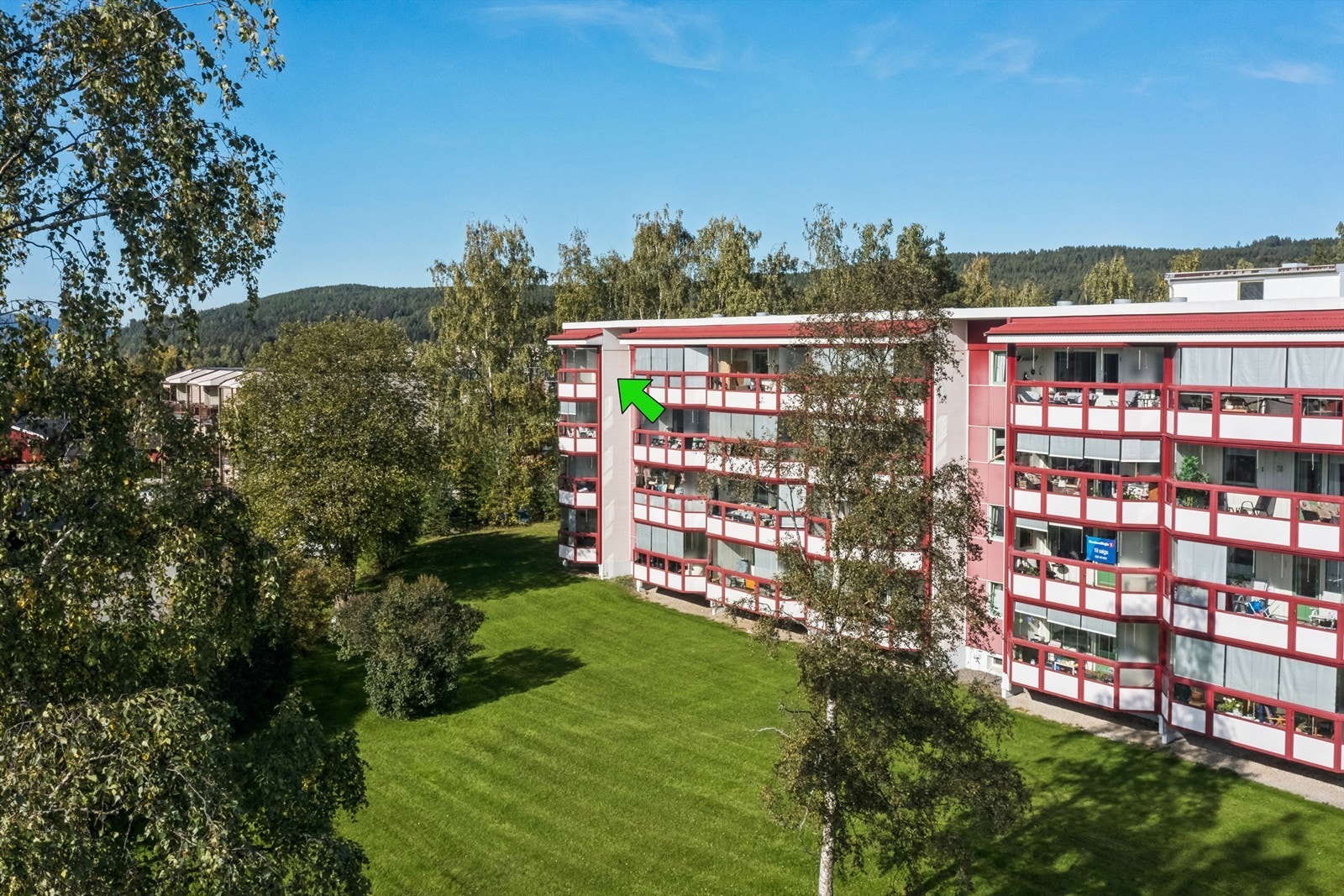 Leiligheten har en fin plassering på Hamar vest med naturlig gangavstand til både Storhamarsenteret og bussholdeplass. Galleribilde