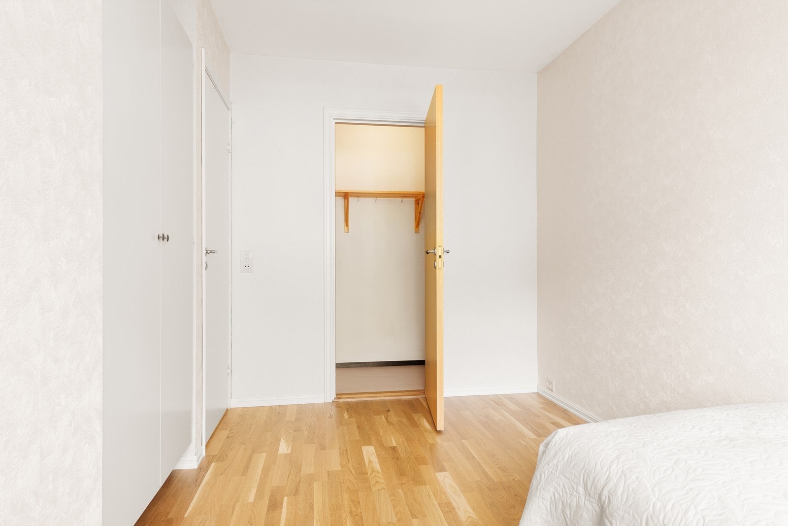 Herfra har du tilkomst til en praktisk bod. Galleribilde