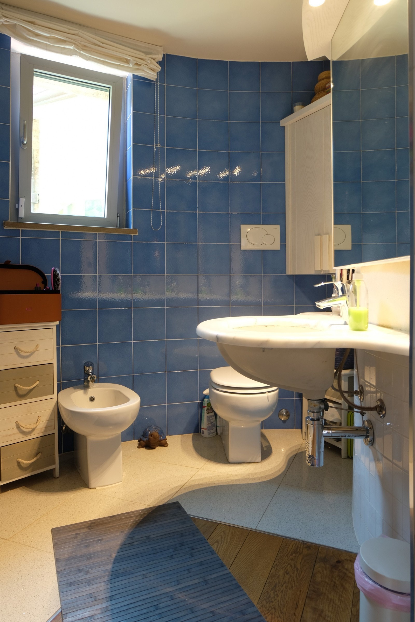 Bad i 2 etasje. Opplegg til bad og i underetasjen. Galleribilde