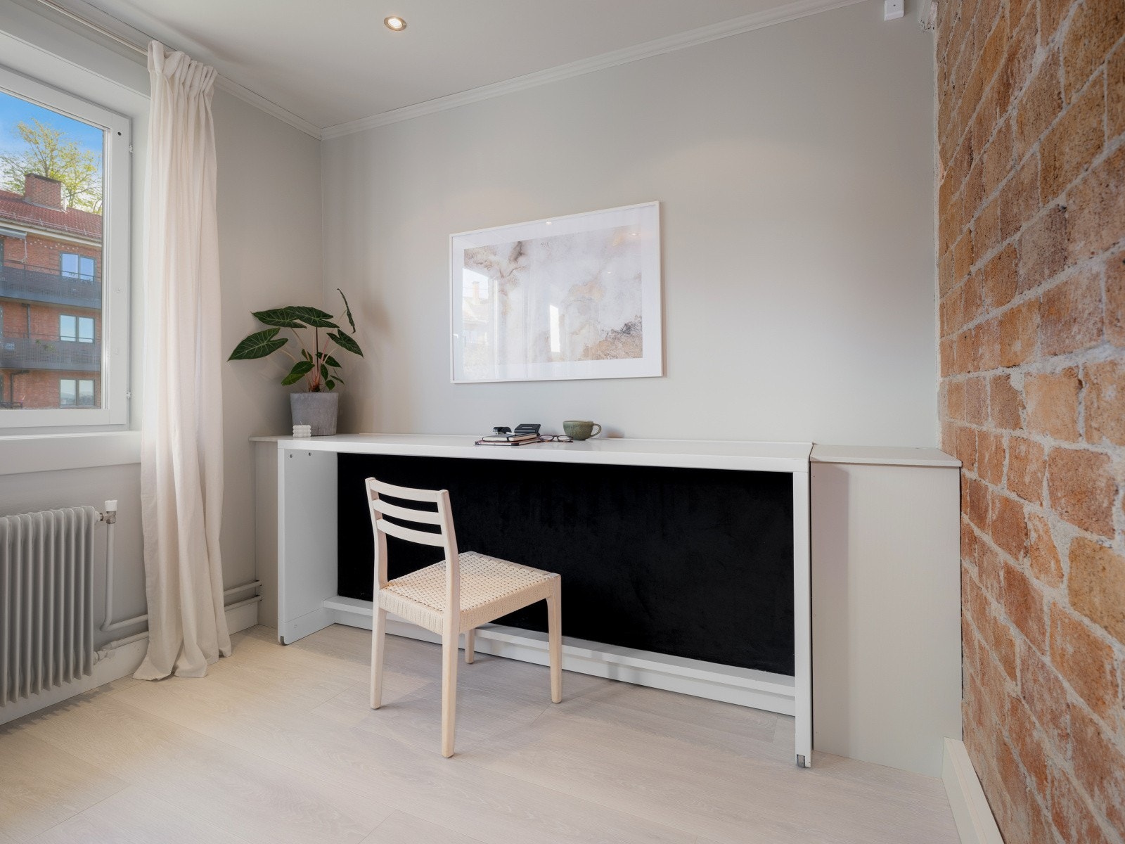 Rommet kan brukes som soverom eller som kontor, med "table bed" har du flere valgmuligheter. Galleribilde