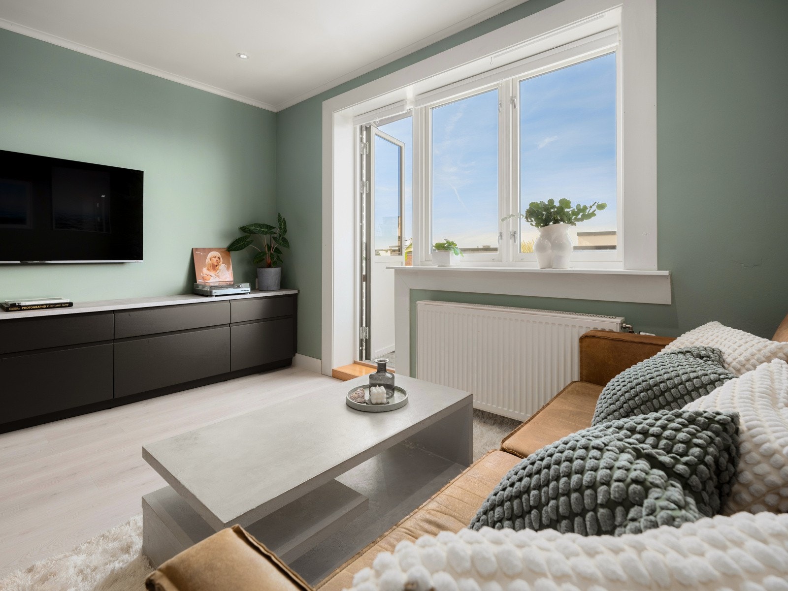 Varmtvann, fyring og internett er inkludert i felleskostnadene. Galleribilde