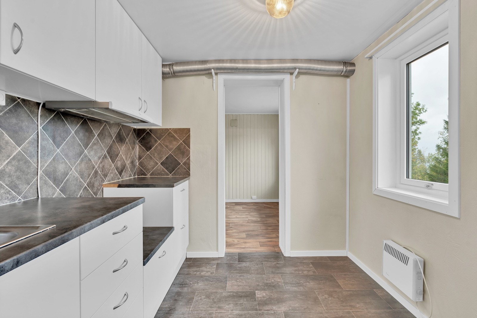 Fra kjøkken mot stuen Galleribilde