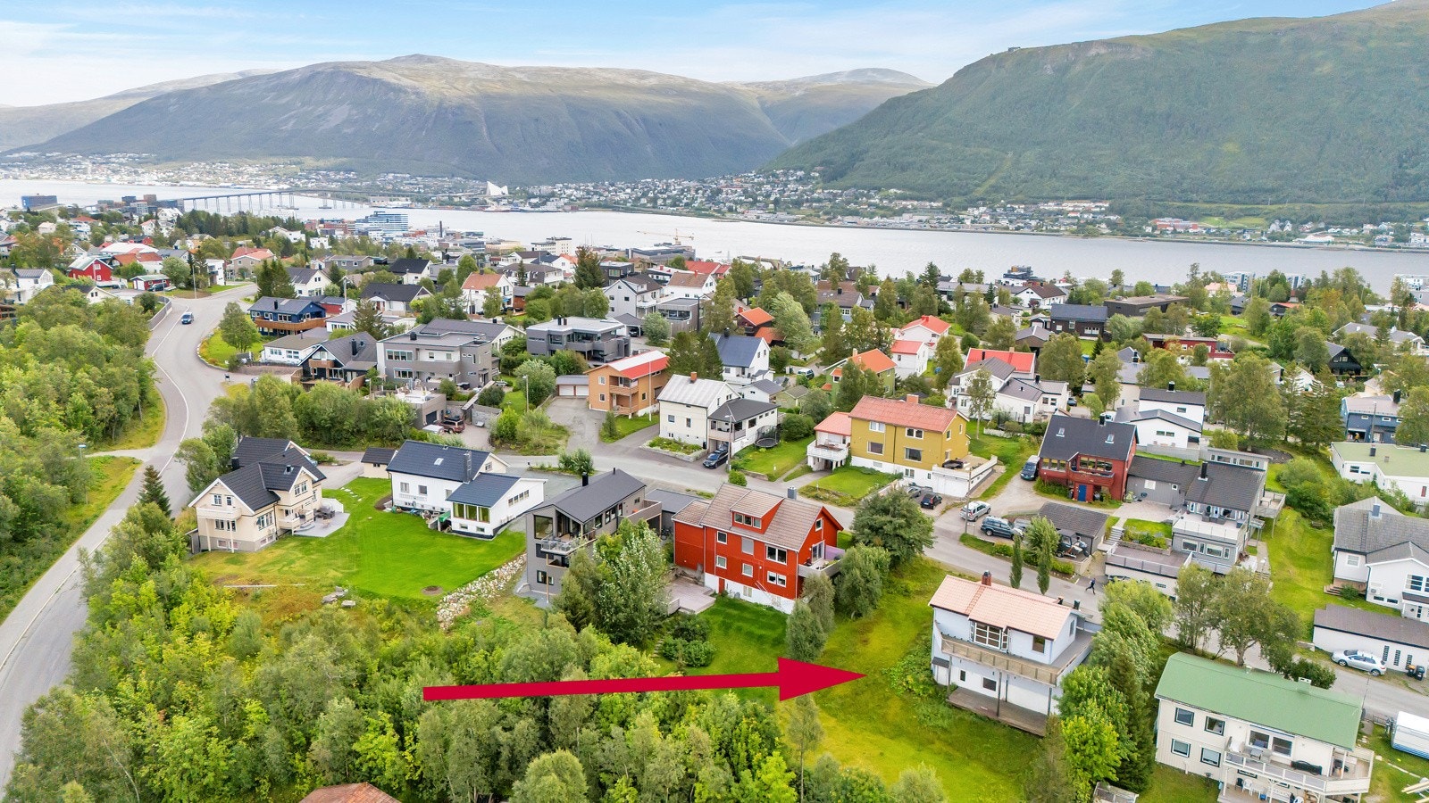 Attraktiv beliggenhet med nærhet til barnehage, skole og fine friluftsområder Galleribilde