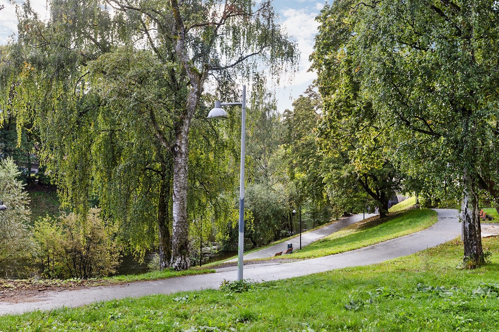 Grünerløkka er kanskje den mest stemningsfulle bydelen i Oslo og er kjent for sitt yrende folkeliv og grønne lunger. Galleribilde