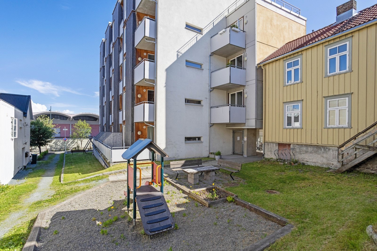 Borettslaget er bestående av 23 andeler og hvor man kan bli kjent med mange trivelige naboer. Galleribilde