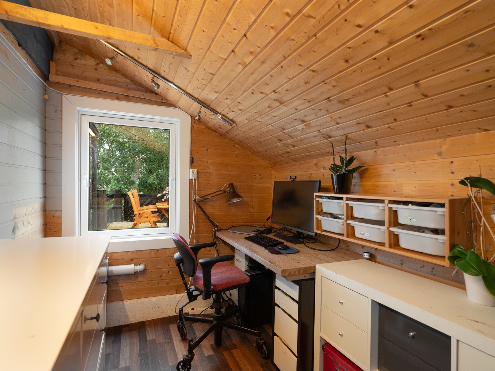 Bodene har et totalt areal på 21,8 kvm og sørger for svært god lagringsplass. Galleribilde