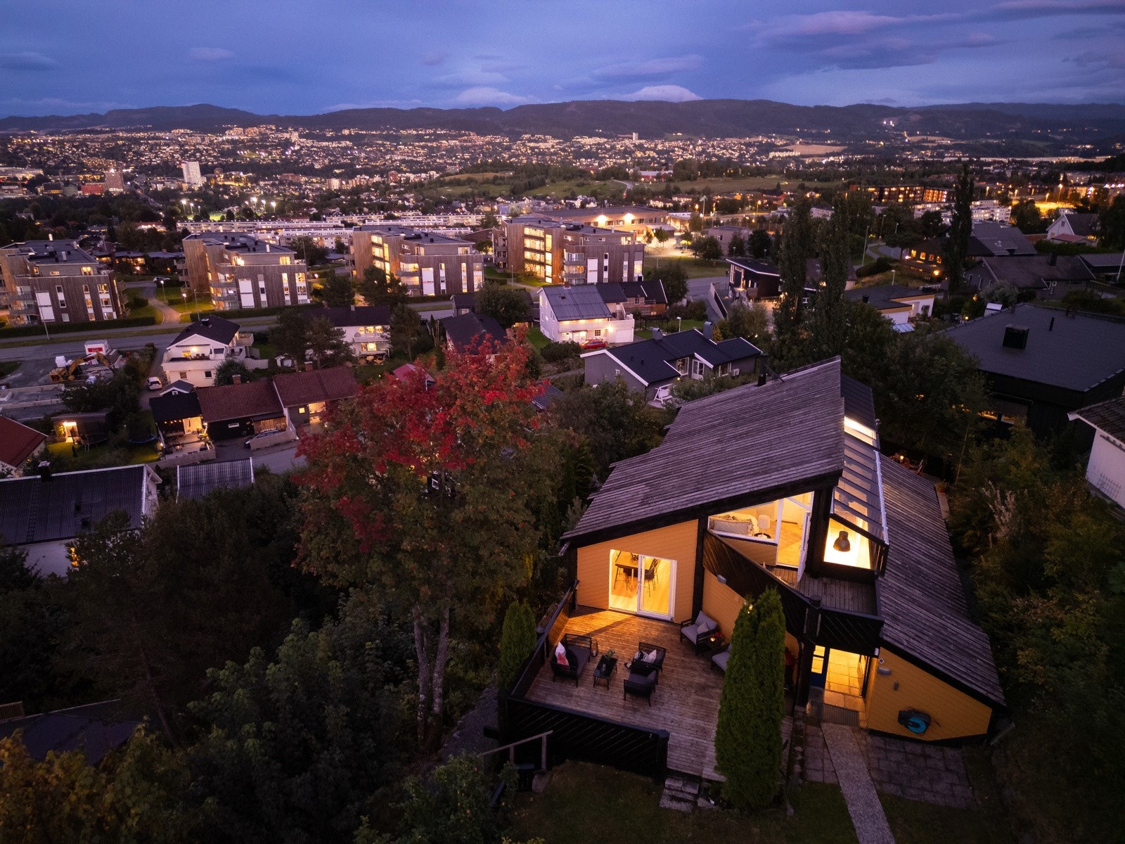 En arkitekttegnet enebolig med flotte løsninger og nydelig beliggenhet. Galleribilde