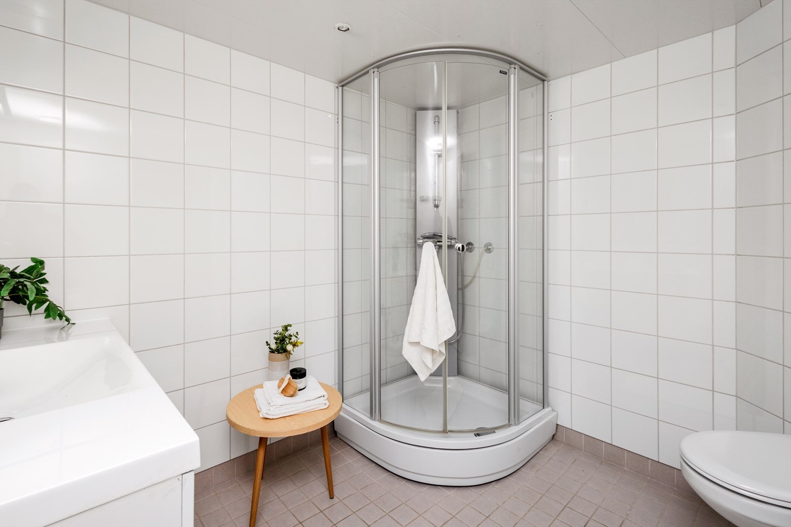 Badet har opplegg for vaskemaskin. Galleribilde