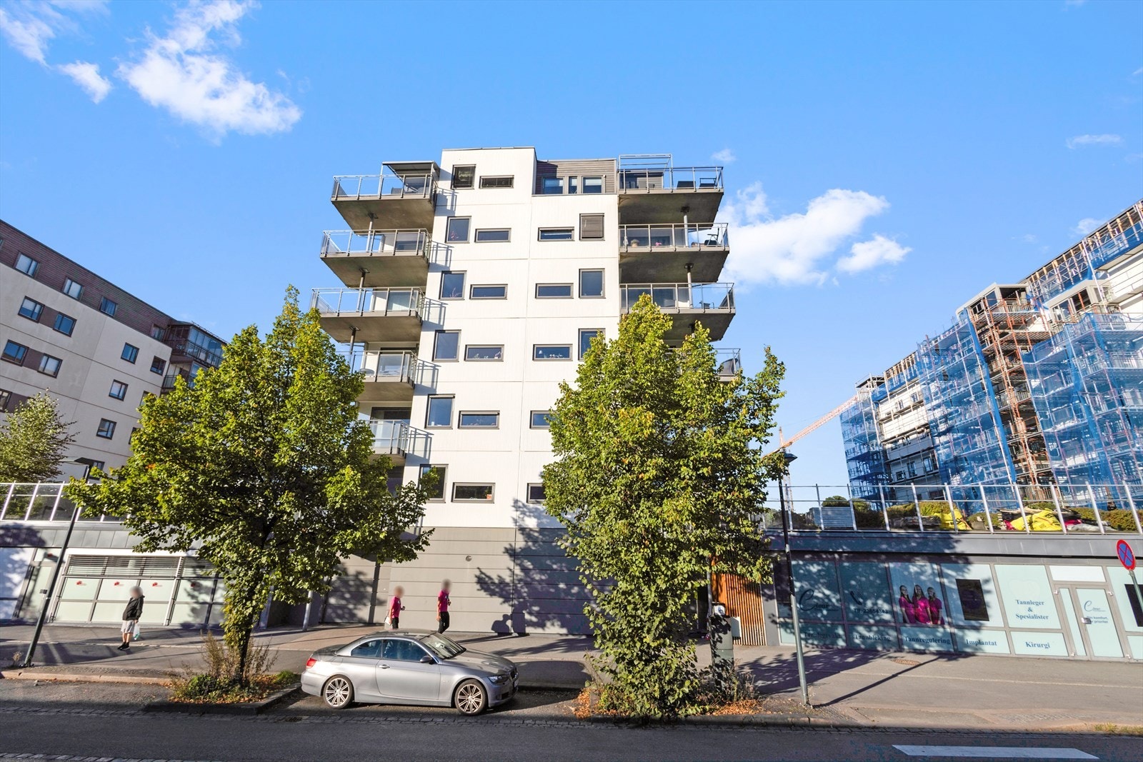 Svært sentral beliggenhet med kort vei til "alt". Galleribilde